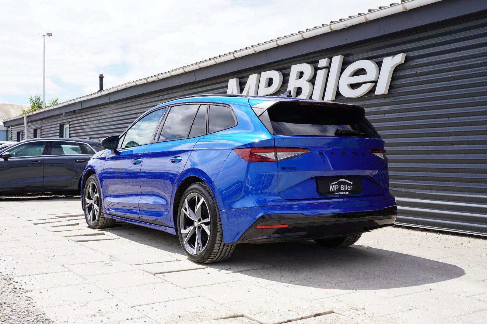 Blå Skoda Enyaq fra 2024