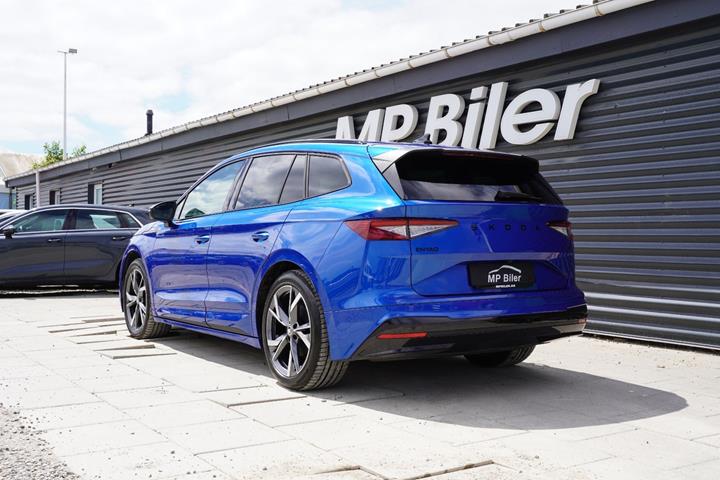 Blå Skoda Enyaq fra 2024