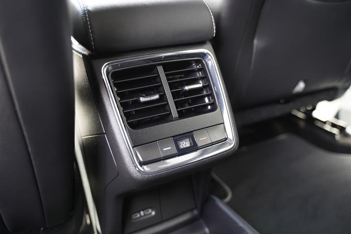 Blå Skoda Enyaq fra 2024