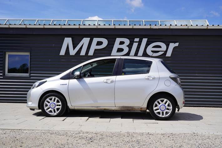 Sølv Toyota Yaris fra 2012