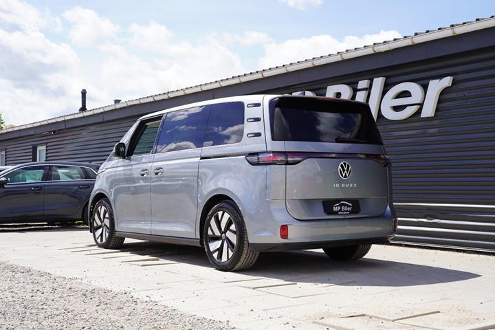 Grå VW ID.Buzz fra 2023