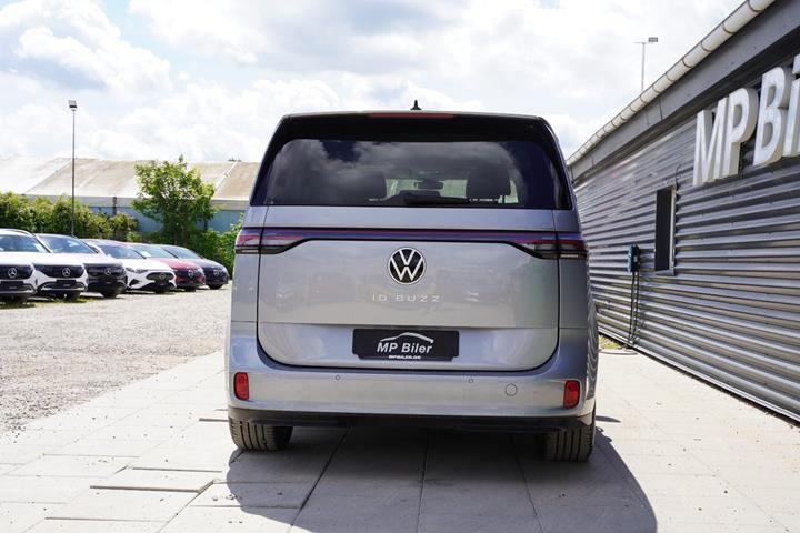 Grå VW ID.Buzz fra 2023