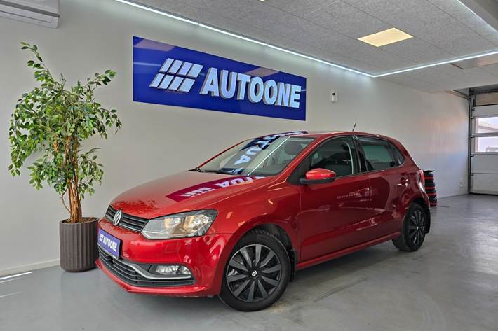 Rød VW Polo fra 2015