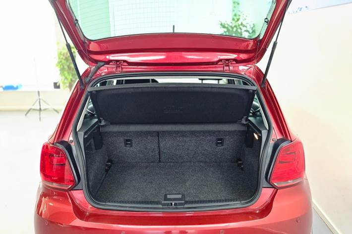 Rød VW Polo fra 2015