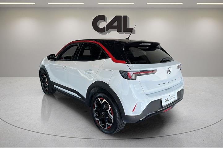 Hvid Opel Mokka-e fra 2022