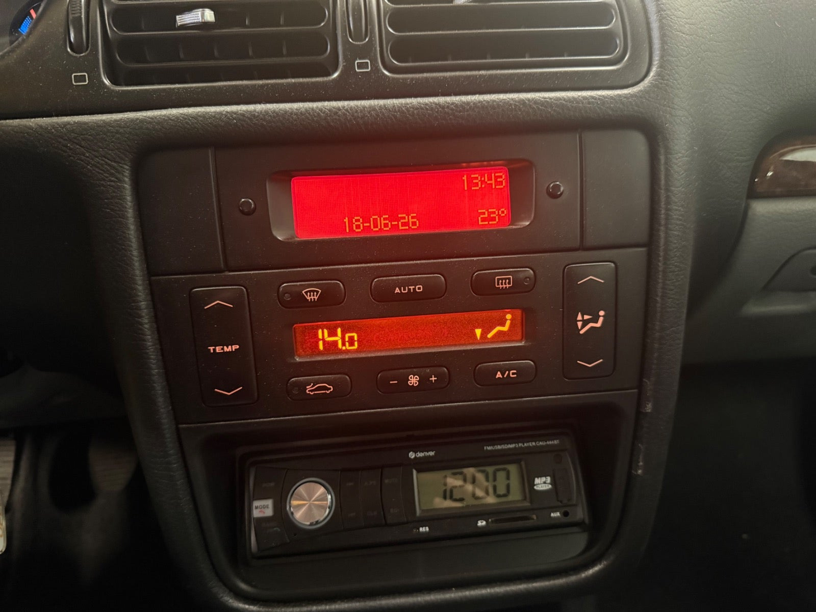 Grå Peugeot 406 fra 2002
