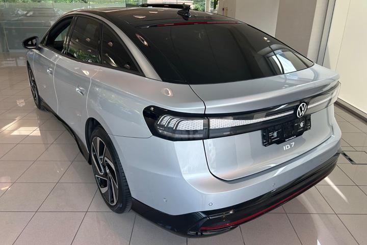 Sølv VW ID.7 fra 2024