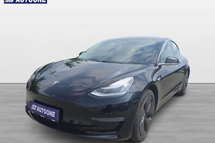 Sort Tesla Model 3 fra 2019