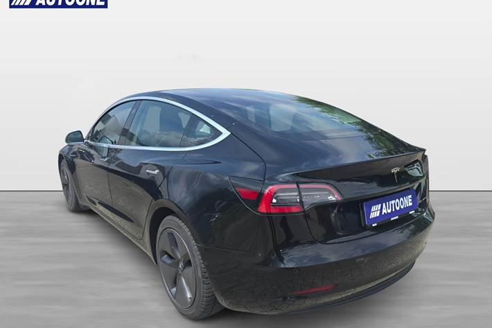 Sort Tesla Model 3 fra 2019