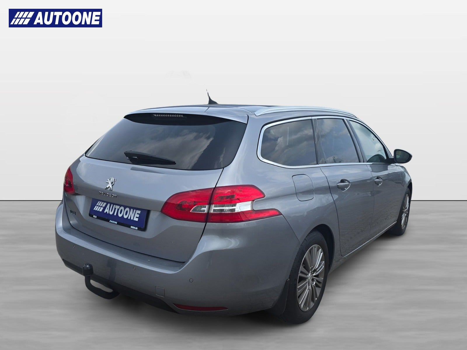 Grå Peugeot 308 fra 2019