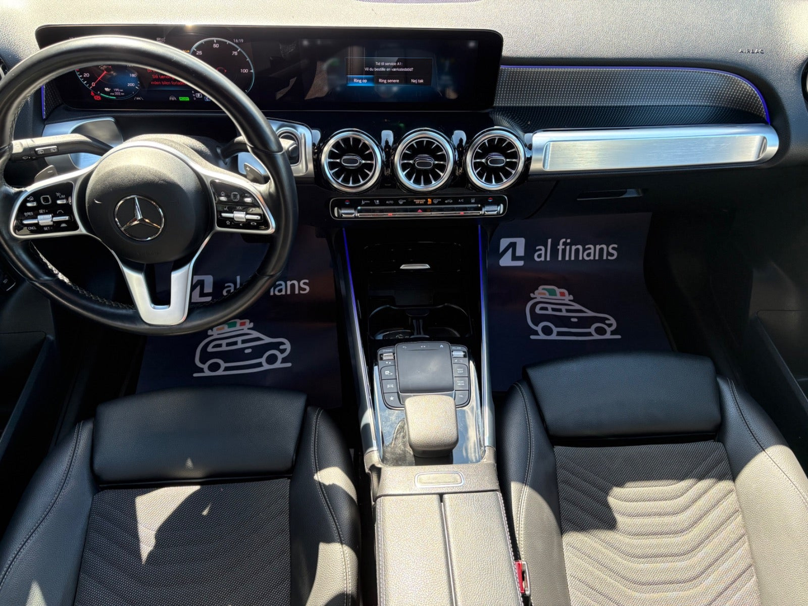 Sort Mercedes EQB250 fra 2023
