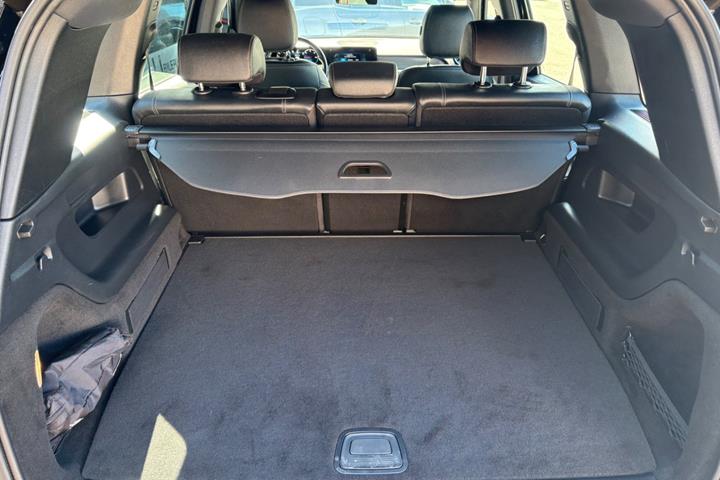 Sort Mercedes EQB250 fra 2023