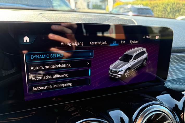 Sort Mercedes EQB250 fra 2023