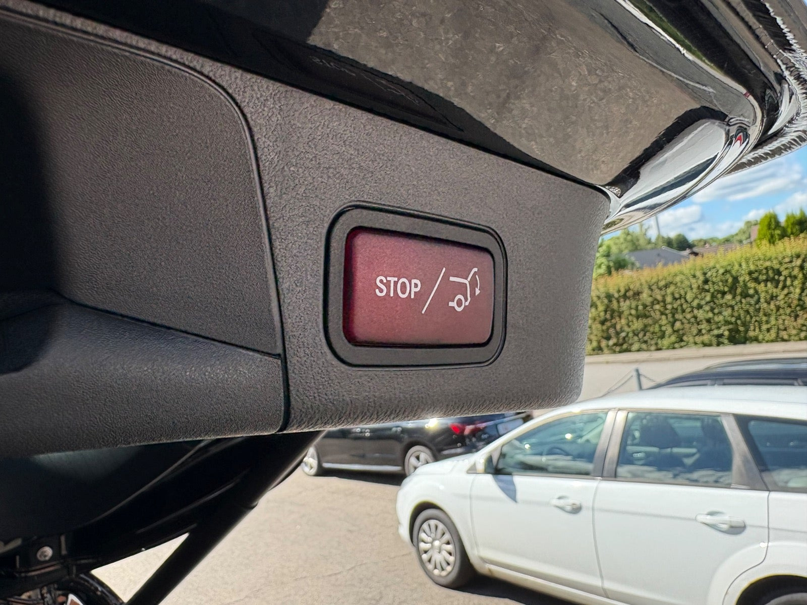 Sort Mercedes EQB250+ fra 2025