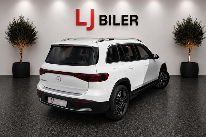 Hvid Mercedes EQB250+ fra 2024