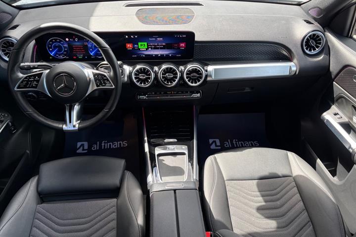 Hvid Mercedes EQB250+ fra 2024