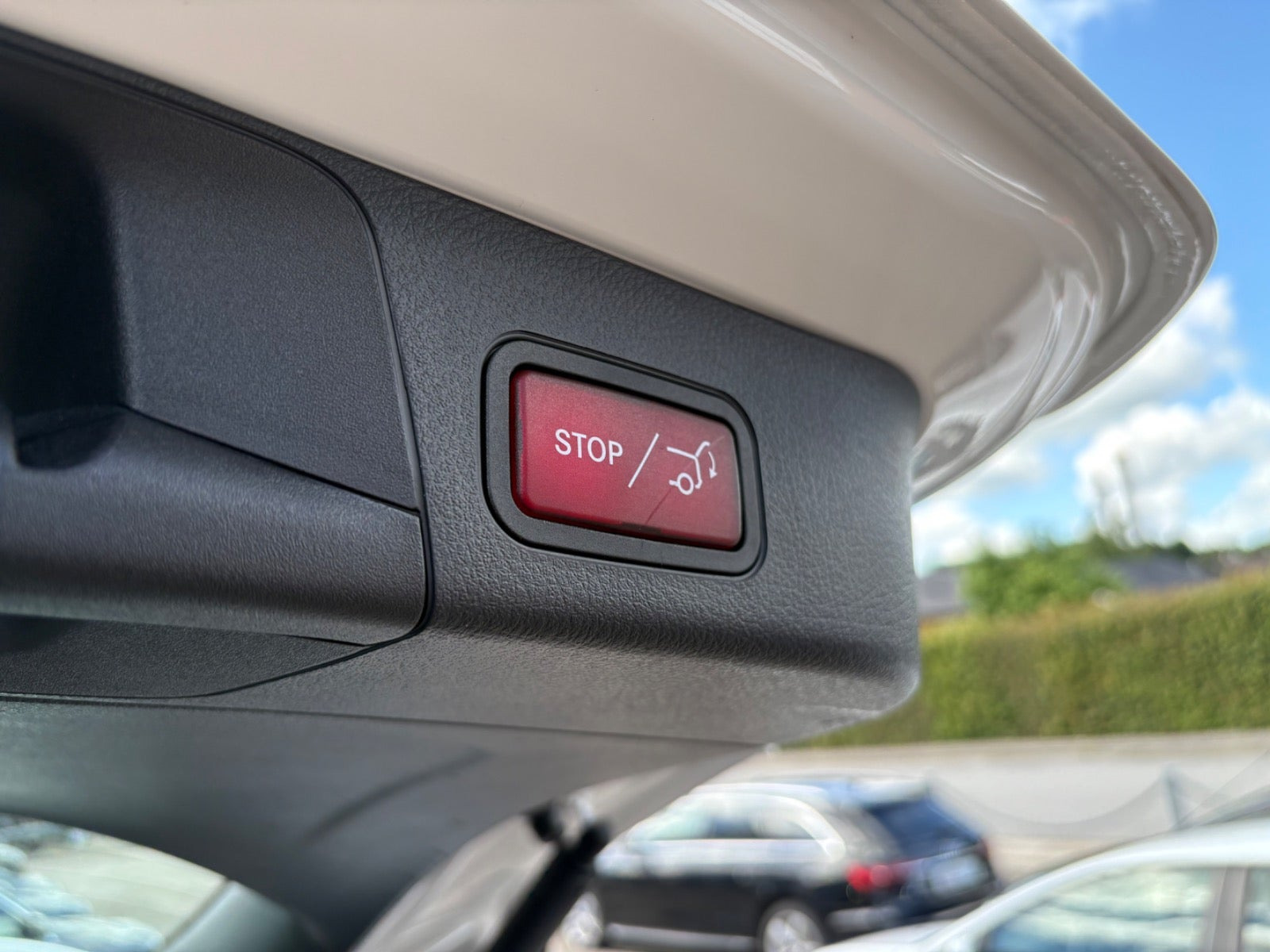 Hvid Mercedes EQB250+ fra 2024