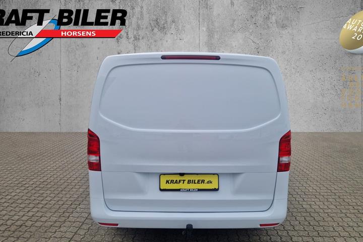 Hvid Mercedes Vito 116 fra 2023
