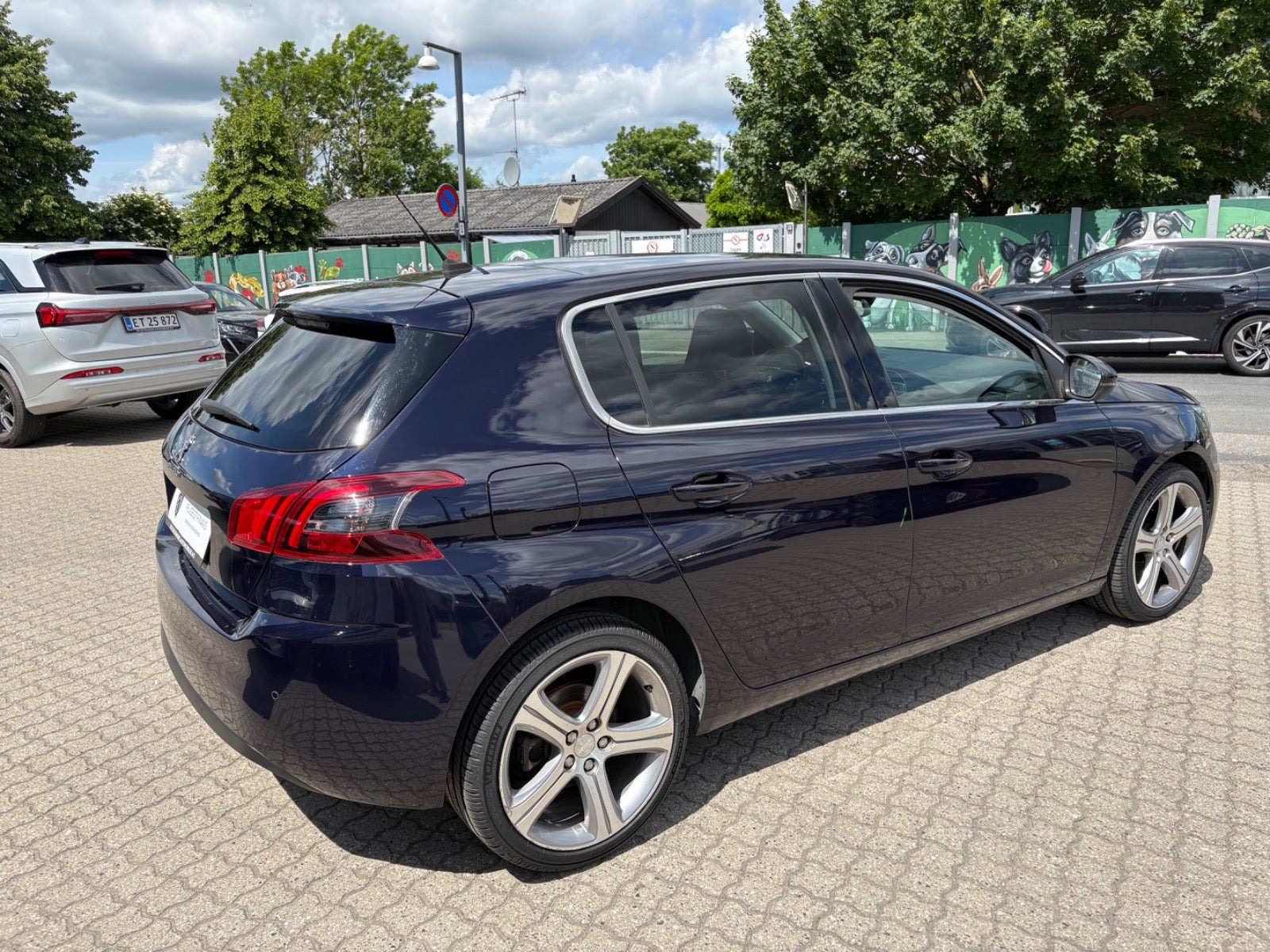 Blå Peugeot 308 fra 2018