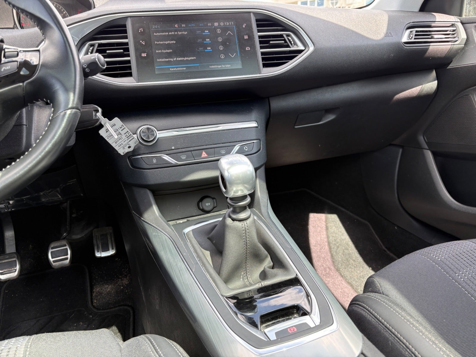 Blå Peugeot 308 fra 2018