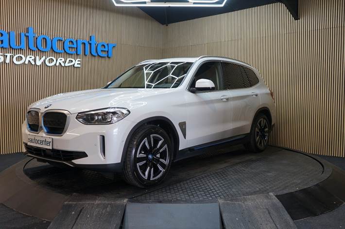 Hvid BMW iX3 fra 2021