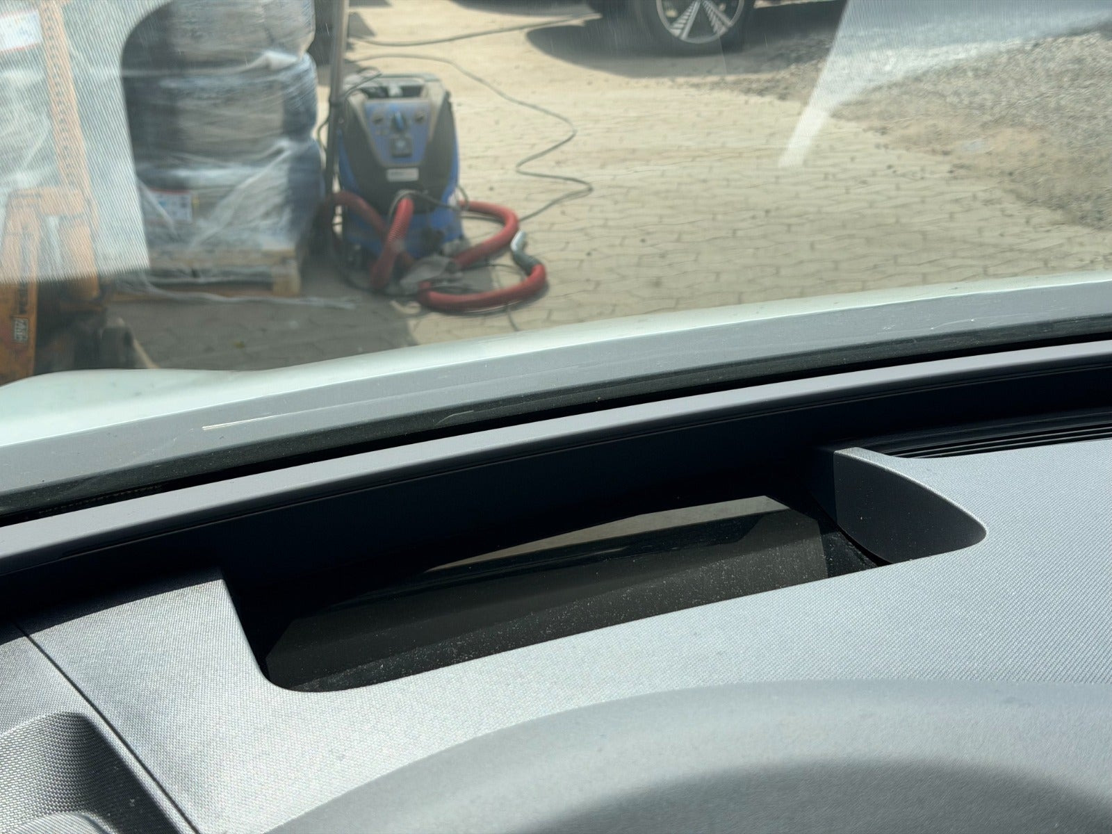 Hvid Cupra Born fra 2025