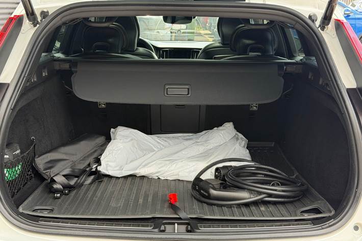 Hvid Volvo V60 fra 2022