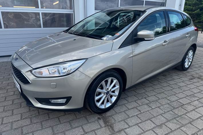 Grå Ford Focus fra 2017