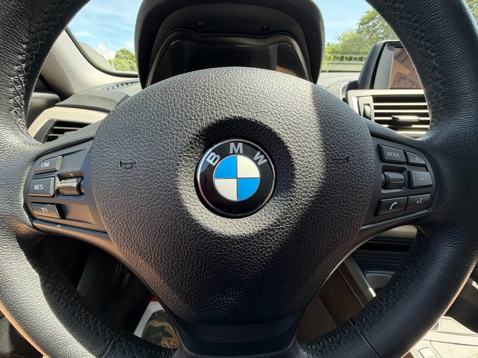 Hvid BMW 118d fra 2017