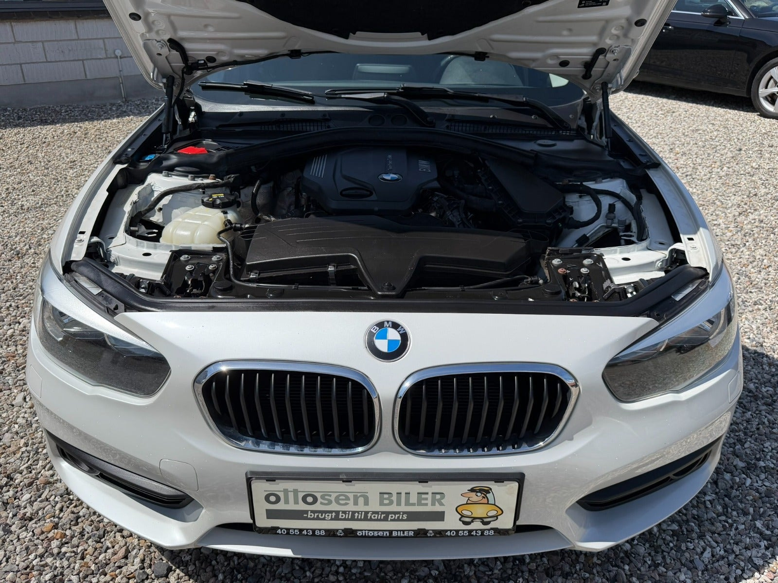 Hvid BMW 118d fra 2017