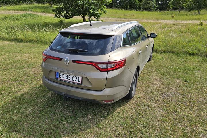Grå Renault Mégane fra 2017