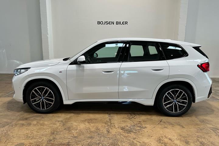 Hvid BMW iX1 fra 2024
