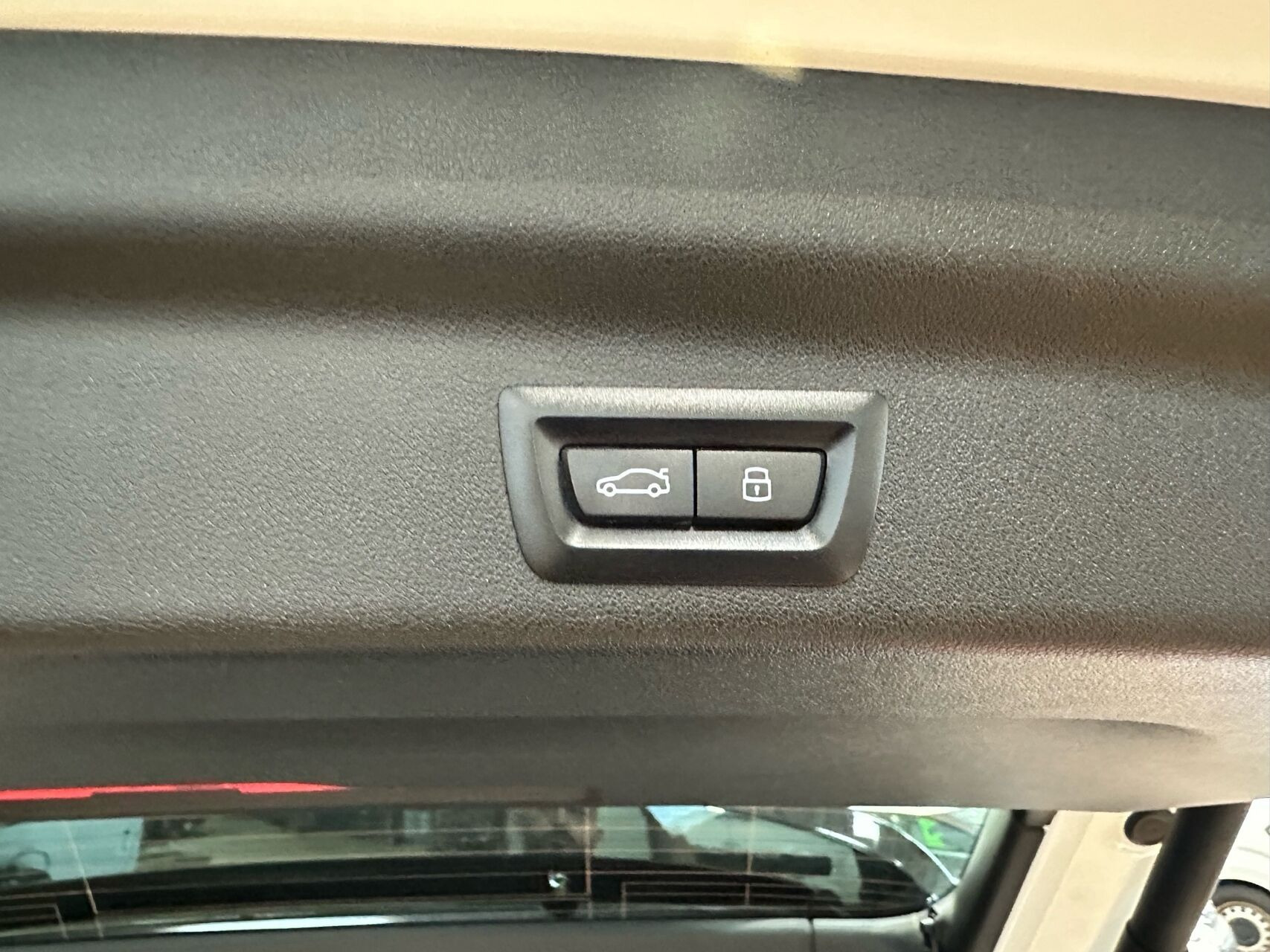 Hvid BMW iX1 fra 2024