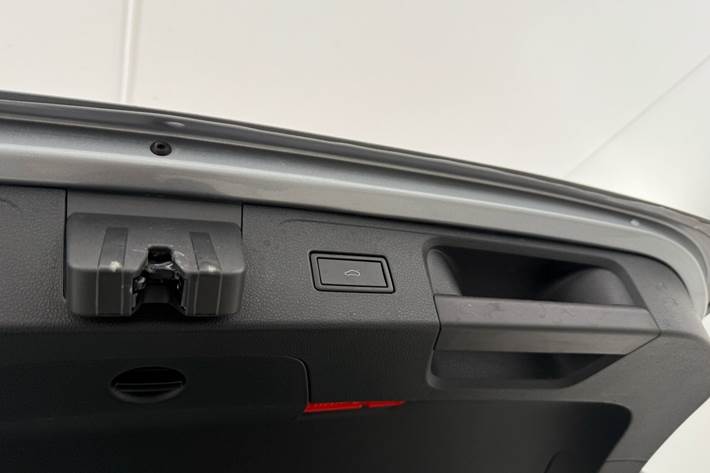 Sølv VW Passat fra 2020