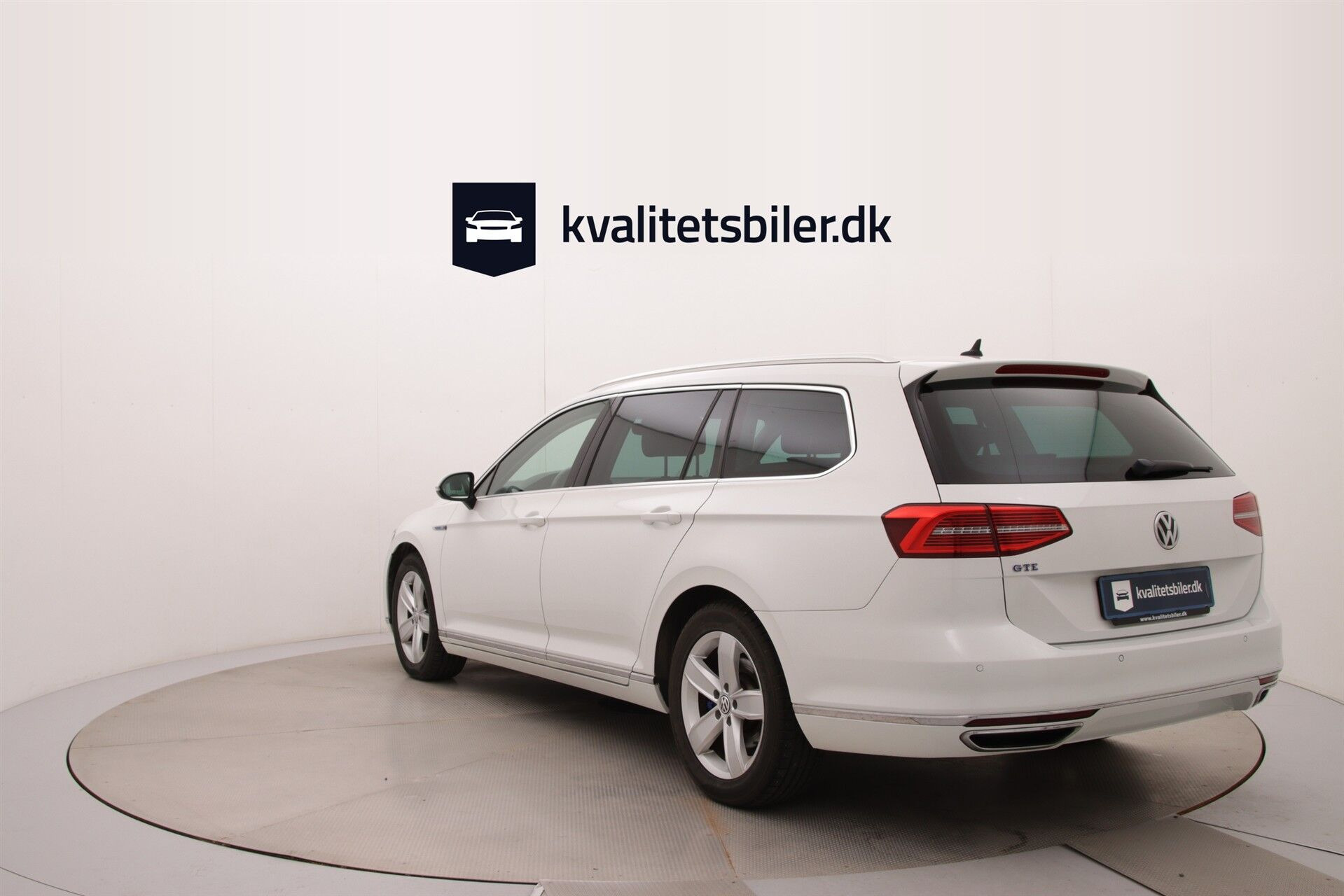 Hvid VW Passat fra 2016