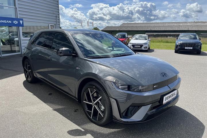 Grå Hyundai Ioniq 5 fra 2026