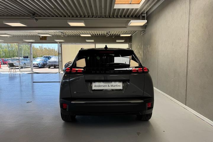 Grå Peugeot e-2008 fra 2026