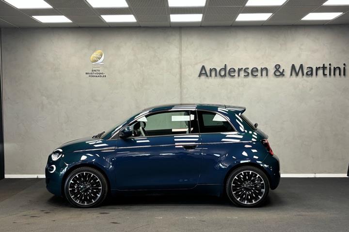 Grøn Fiat 500e fra 2023