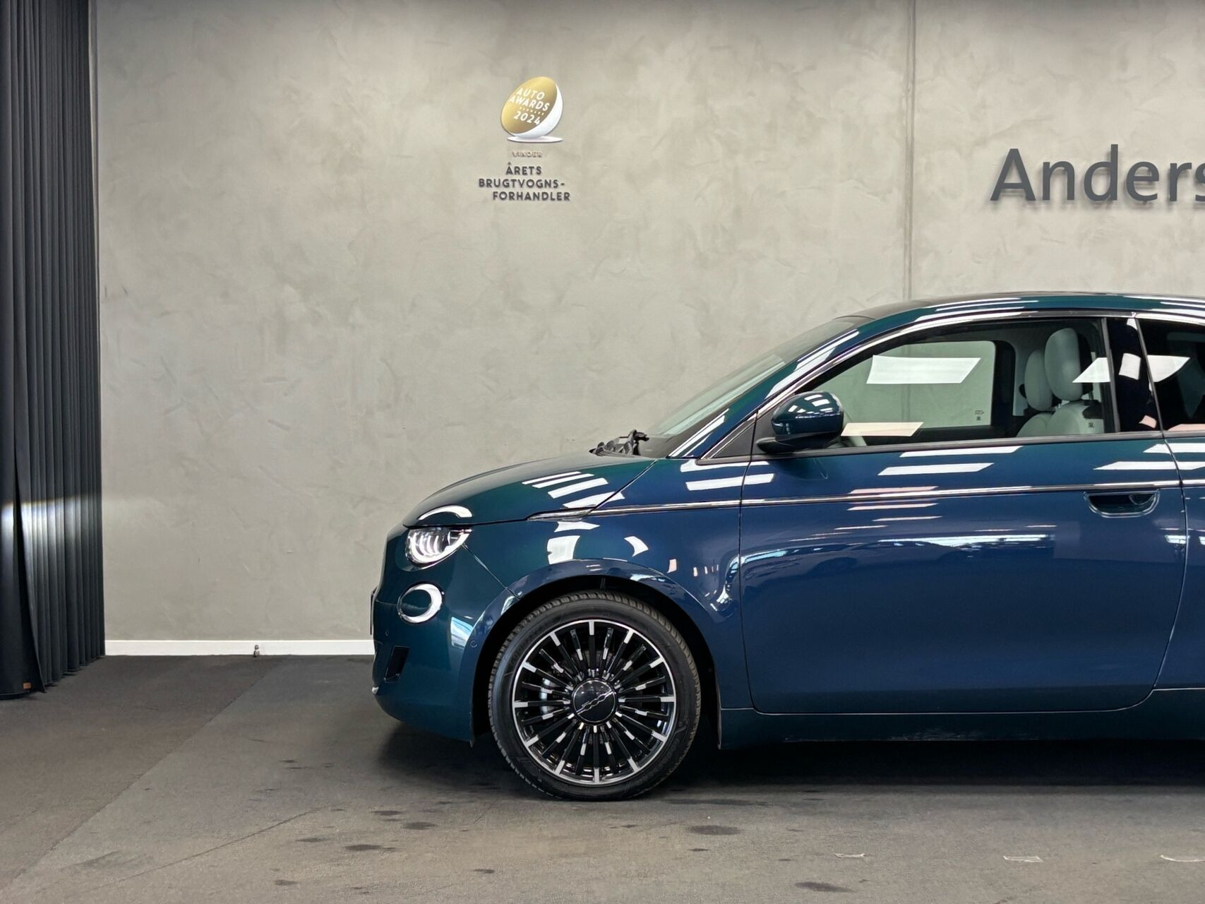 Grøn Fiat 500e fra 2023