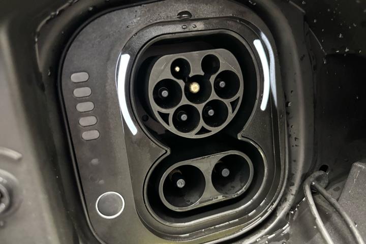 Grøn Fiat 500e fra 2023
