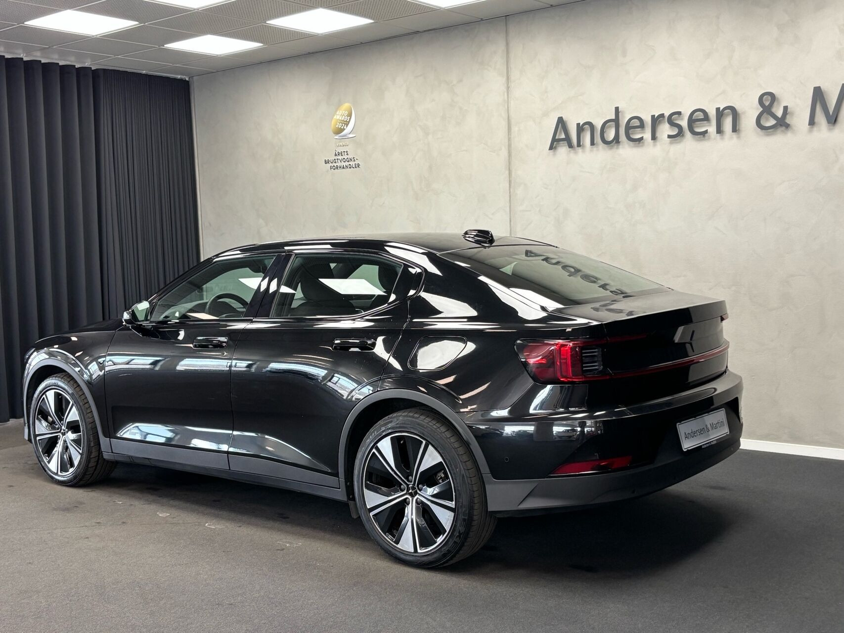 Sort Polestar 2 fra 2023