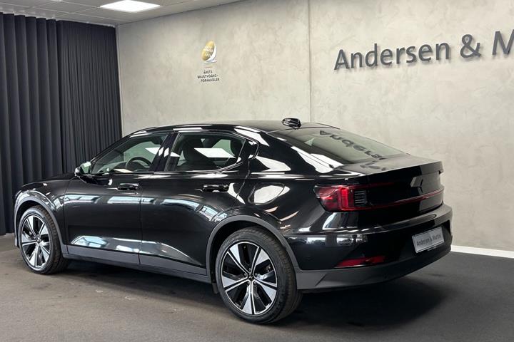 Sort Polestar 2 fra 2023