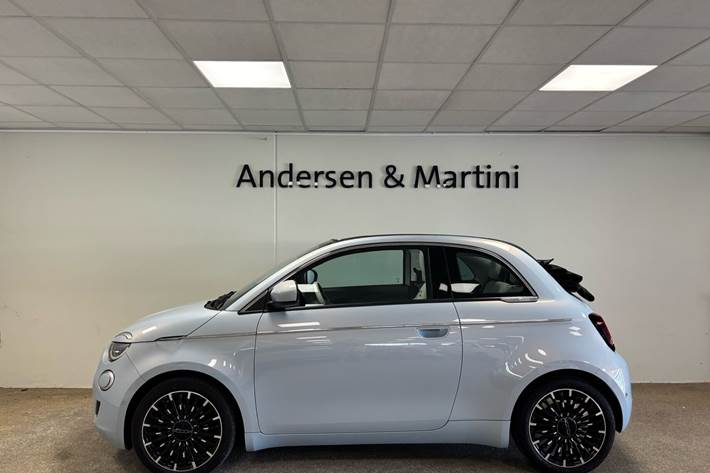 Grøn Fiat 500e fra 2023