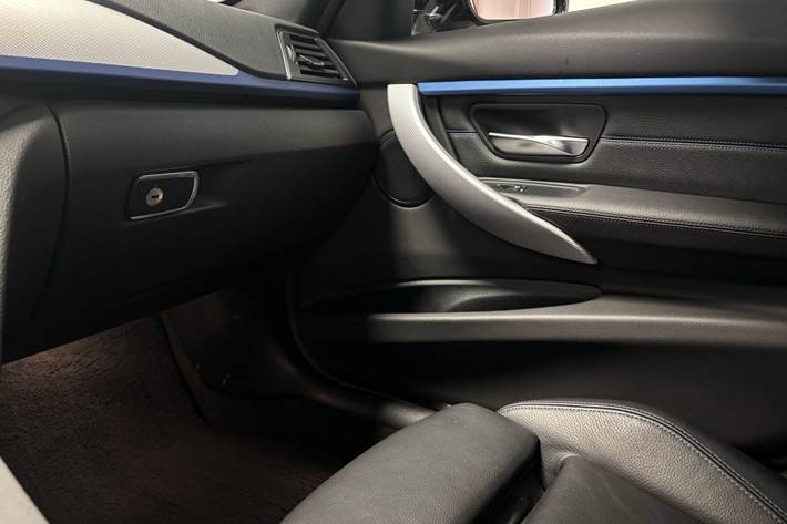undefined BMW 320i fra 2019