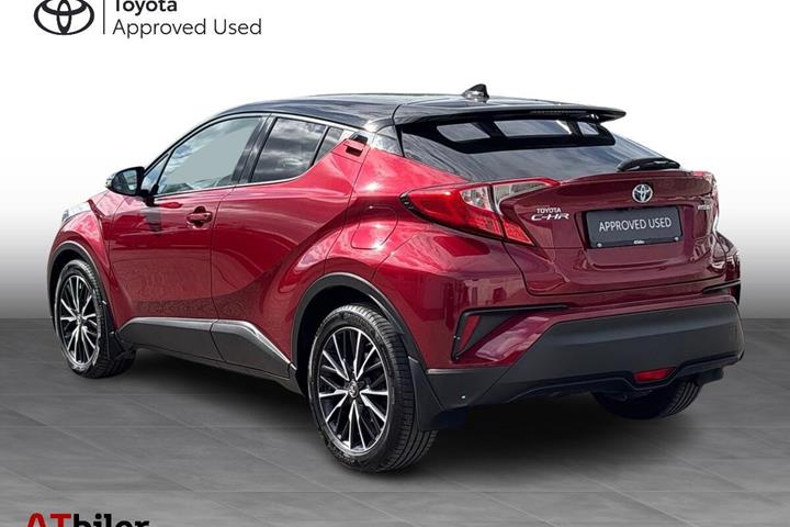 Rød Toyota C-HR fra 2018
