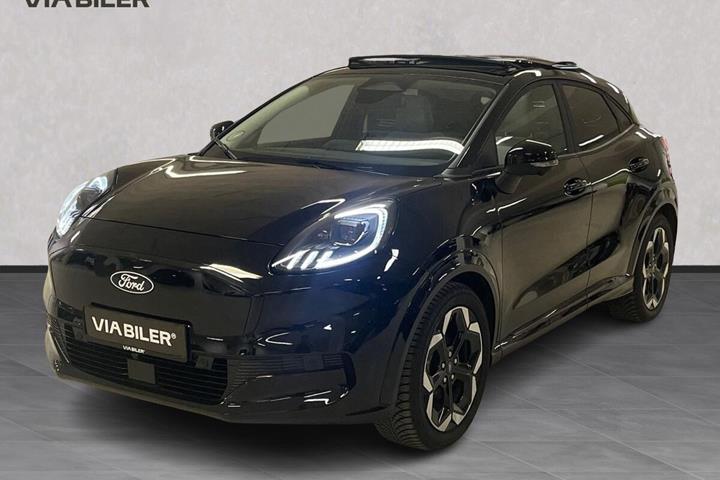 Sort Ford Puma Gen-E fra 2025 set udefra