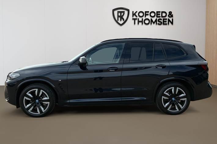 Sort BMW iX3 fra 2025