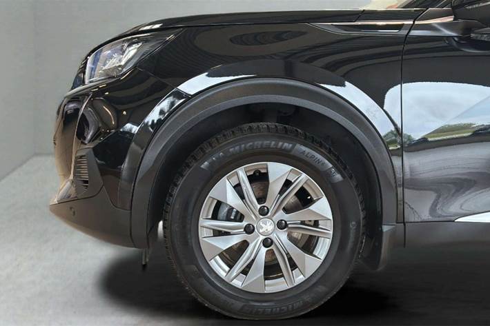 Sort Peugeot 2008 fra 2020