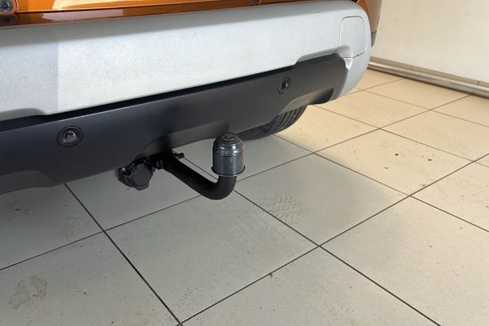 Orange Dacia Duster fra 2018