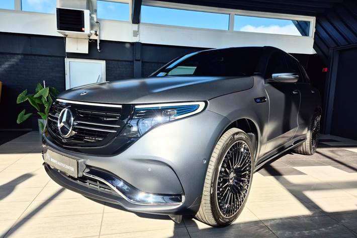 Grå Mercedes EQC400 fra 2023